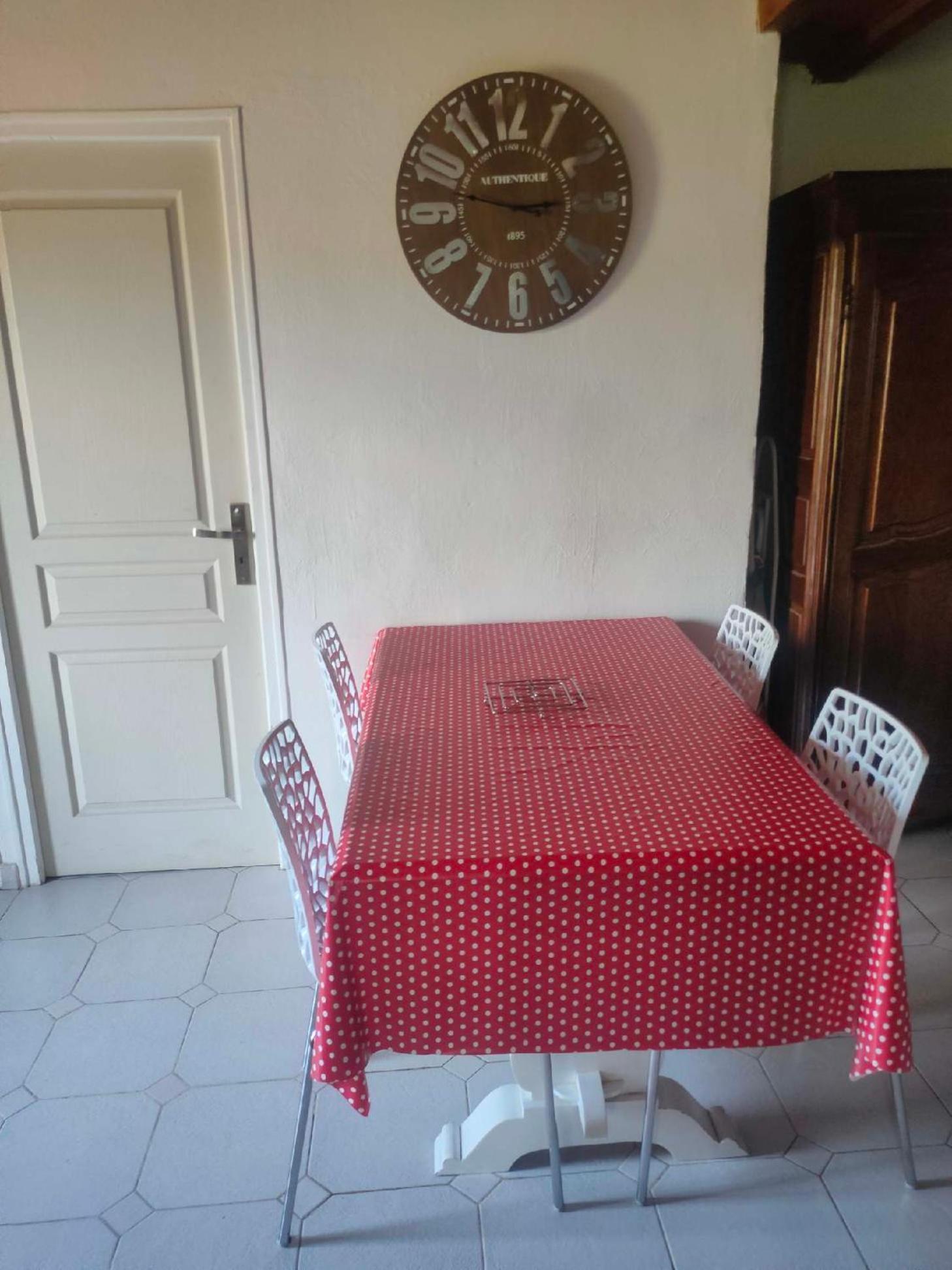 Appartement Avec Grand Jardin Et Parking, Uzès מראה חיצוני תמונה